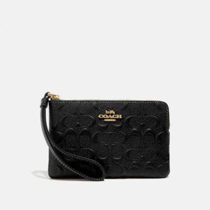NWT Coach Signature Wristlet in Embossed Leather